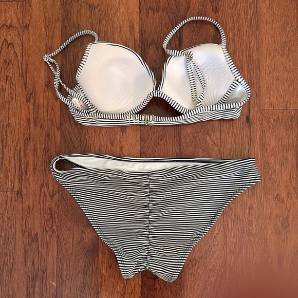 ✨ Xhilaration Blue & White Striped Bikini Set Size Medium ✨ - Picture 2 of 2